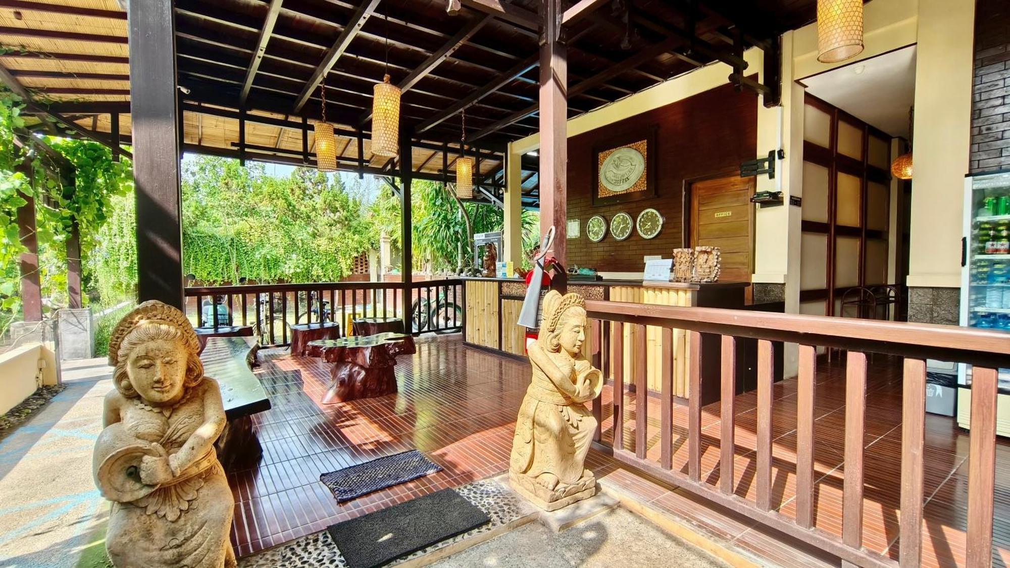 Gili Buana Hostel Гили Еър Екстериор снимка