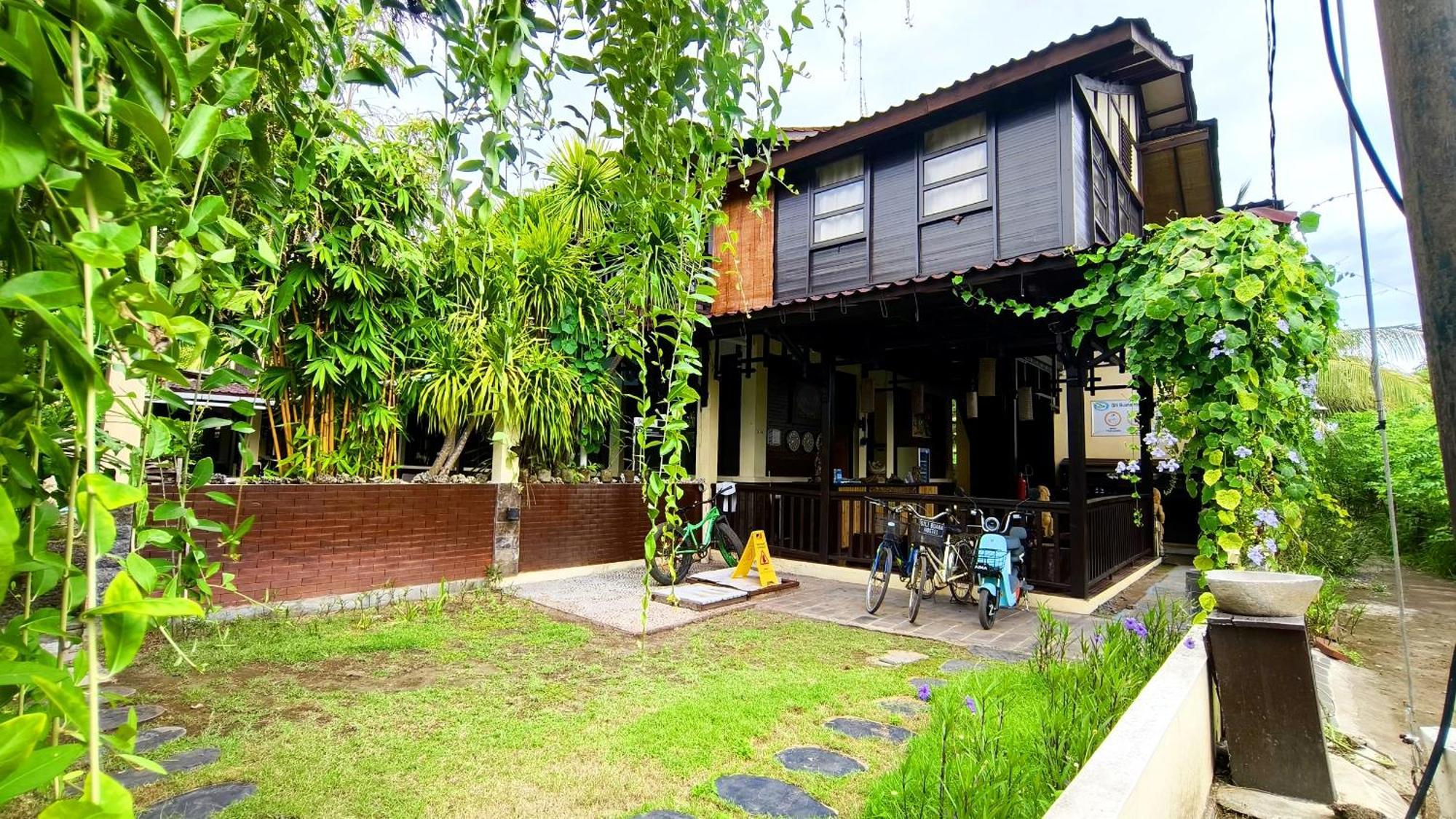 Gili Buana Hostel Гили Еър Екстериор снимка